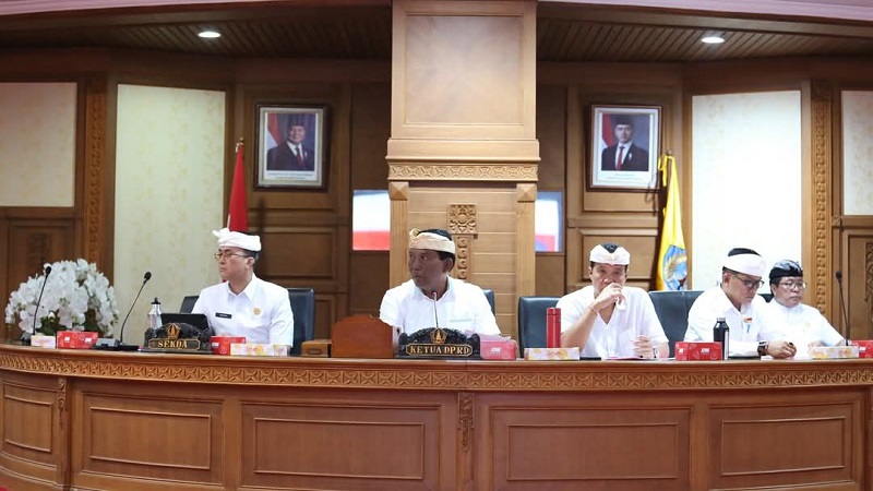 Ketua DPRD Badung Pimpin Rapat Gabungan Komisi, Bahas Rancangan Awal RPJMD 2025-2029