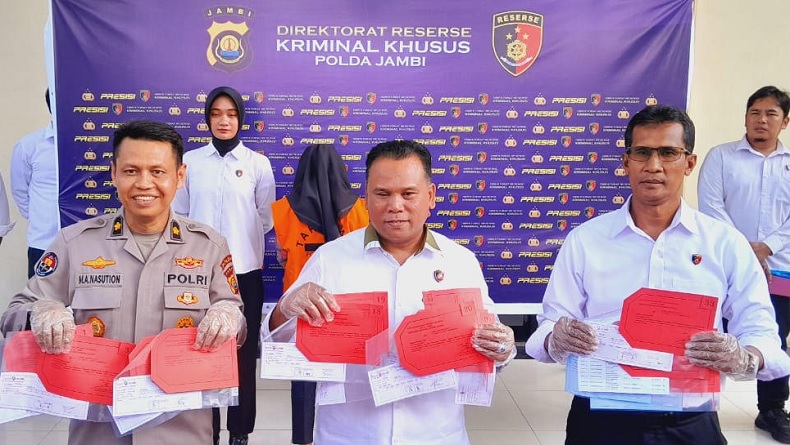 Eks Pegawai Bank Jambi Gelapkan Dana Nasabah Rp7,1 Miliar untuk Judi Online Ditangkap