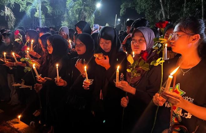 Nyalakan Lilin, Mahasiswa Unila Tuntut Keadilan untuk Pratama yang Tewas saat Diksar