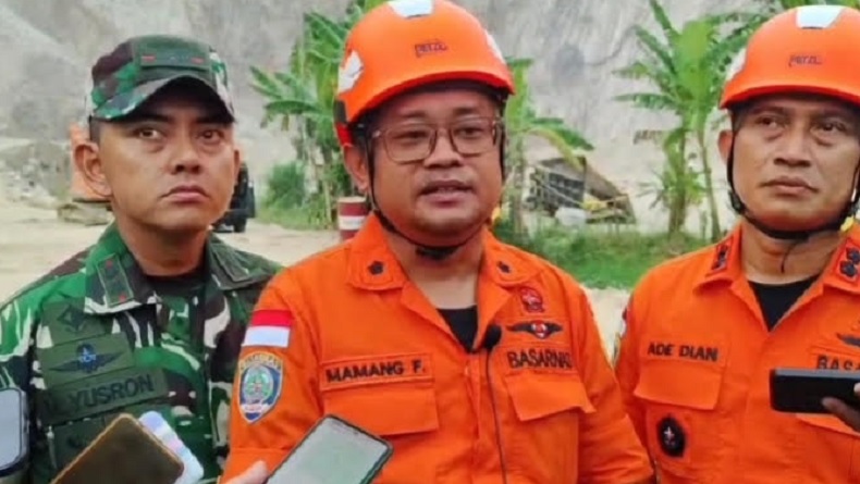 Pencarian Hari Keenam Korban Longsor Cirebon, Tim SAR Dibayangi Ancaman Retakan Batuan