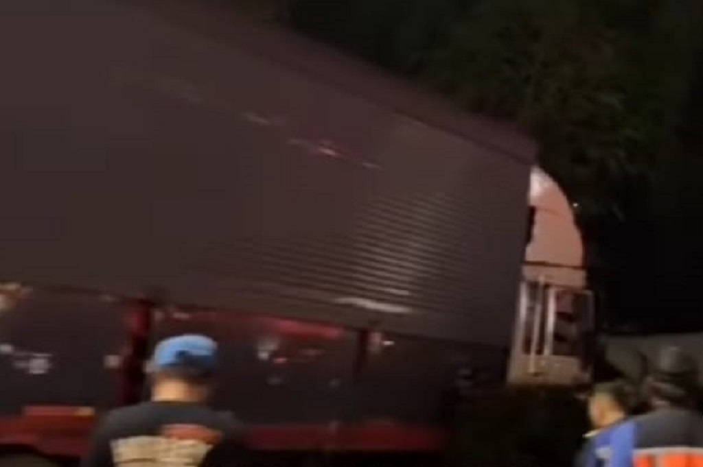 Kecelakaan Beruntun di Tol Bekasi Barat, 10 Kendaraan Bertabrakan