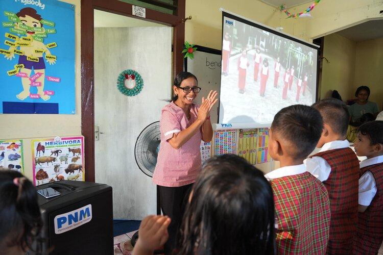 Kisah Guru TK di Pulau Saparua Mampu Pertahankan Sekolah berkat PNM