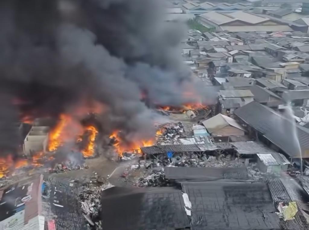Kebakaran Permukiman Padat Penduduk di Penjaringan Masuk Tahap Pendinginan