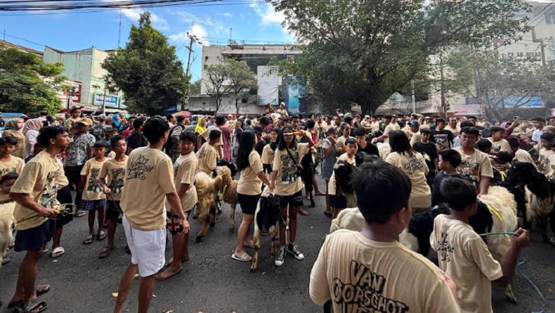 Seru, Arak-arakan Hewan Kurban Meriahkan Iduladha di Kota Malang