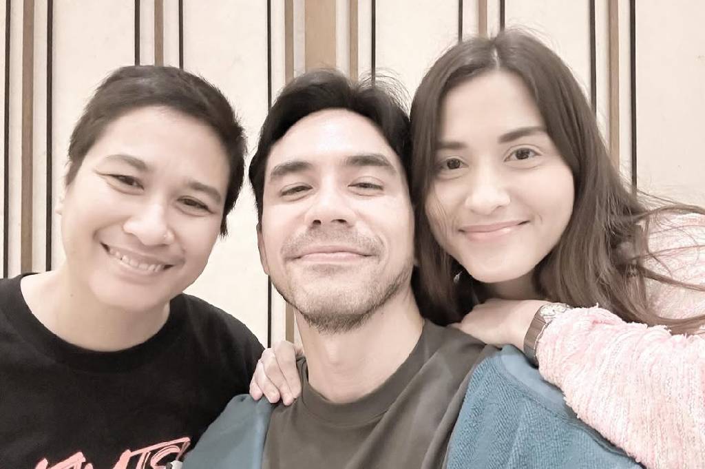 Heboh Adik Darius Sinathrya Mualaf, Dapat Hidayah usai 2 Nazar Terkabul 