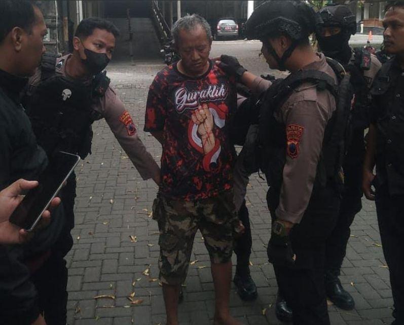 Kronologi Pria Bercelurit Mengamuk Rusak 3 Mobil Dinas di Balai Kota Solo