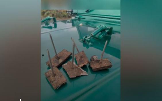 Viral Ranjau Paku di Lautan Pasir Bromo, Kendaraan Wisatawan jadi Korban