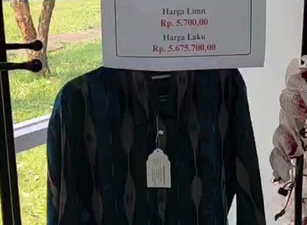 Cuan! Baju Sutera yang Dilelang KPK Goceng Laku Rp5,6 Juta