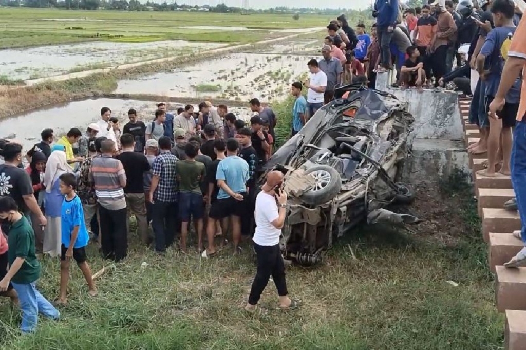 Kecelakaan Maut di Rel Kereta Deli Serdang: Minibus Terseret 150 Meter, 2 Orang Tewas
