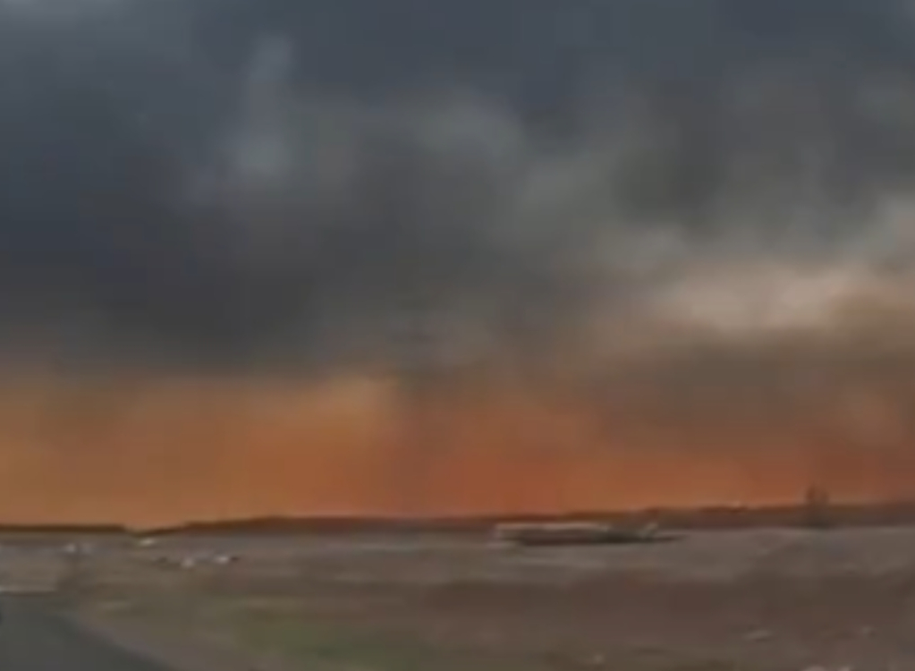 Israel Bom Pangkalan Militer Iran, Api Berkobar Hebat