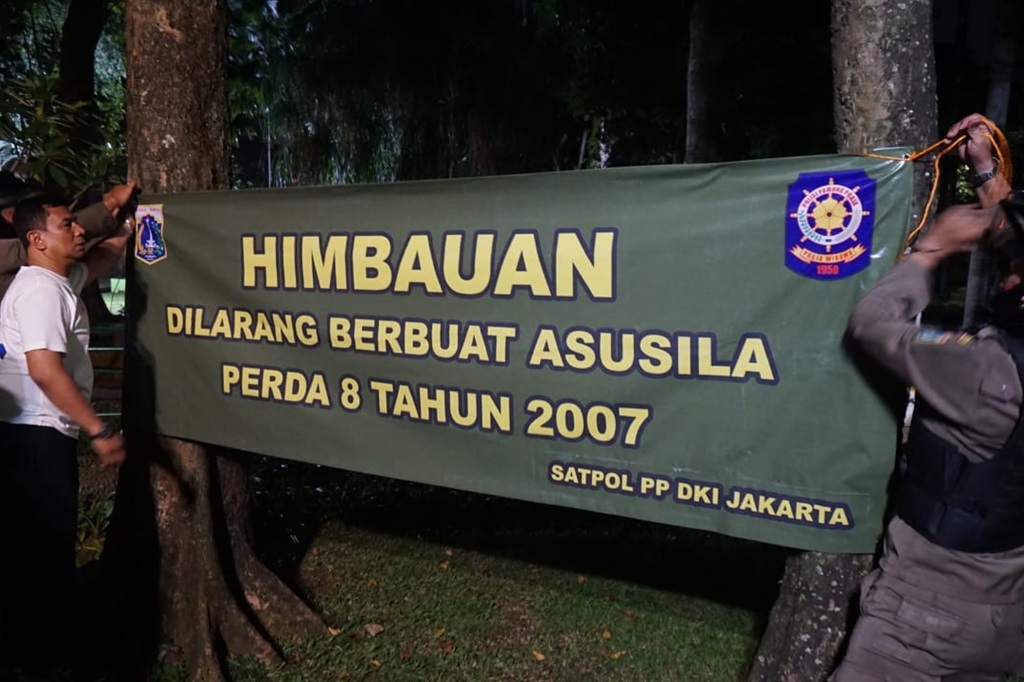 Viral Taman Langsat Disebut Jadi Tempat Mesum, Spanduk Larangan Asusila Dipasang