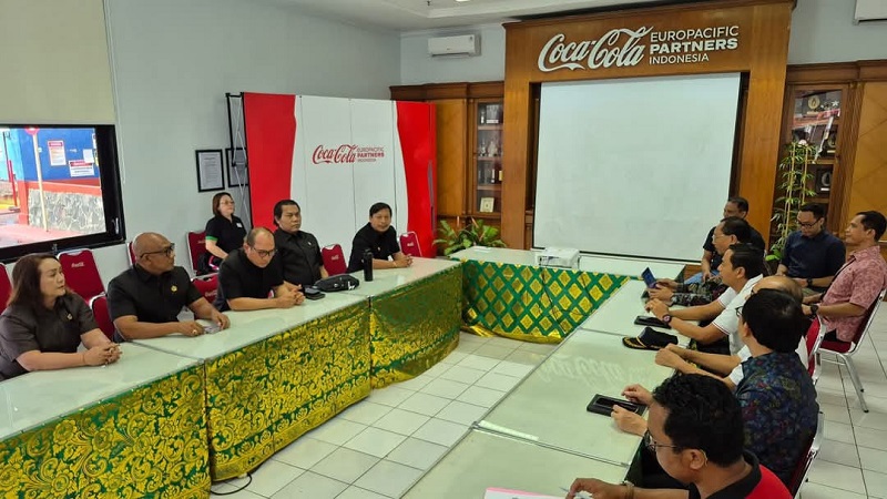 DPRD Badung Pastikan Pabrik Coca Cola Penuhi Hak Karyawan Terdampak PHK
