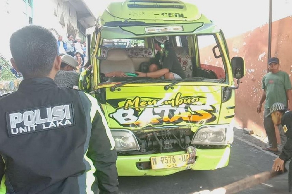 Kecelakaan di Malang, Mobil Elf Muatan Cabai 1 Ton Tabrak Lansia hingga Tewas