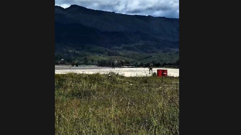 Usai Kontak Tembak dengan KKB, Kopasgat dan Satgas Damai Cartenz Siaga Penuh di Bandara Ilaga