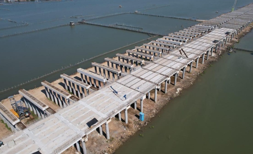 Progres Pembangunan Jalan Tol Semarang-Demak Seksi 1 Tembus 44,26 Persen, Terintegrasi Tanggul Laut