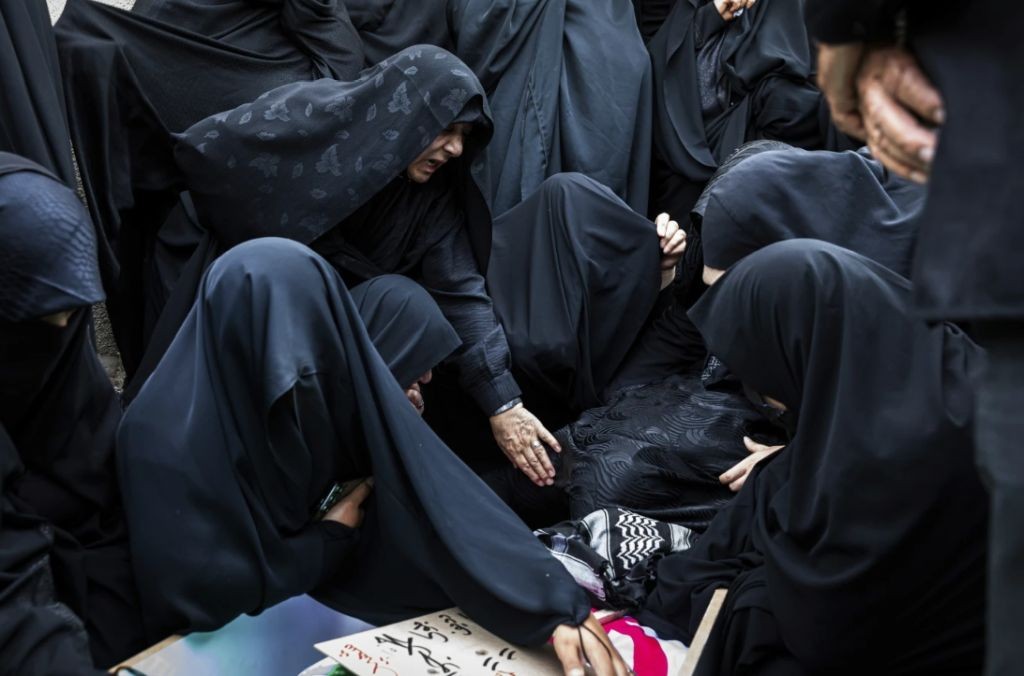 Korban Tewas Serangan Israel ke Iran Tembus 1.000 Orang, 100 di Antaranya Atlet