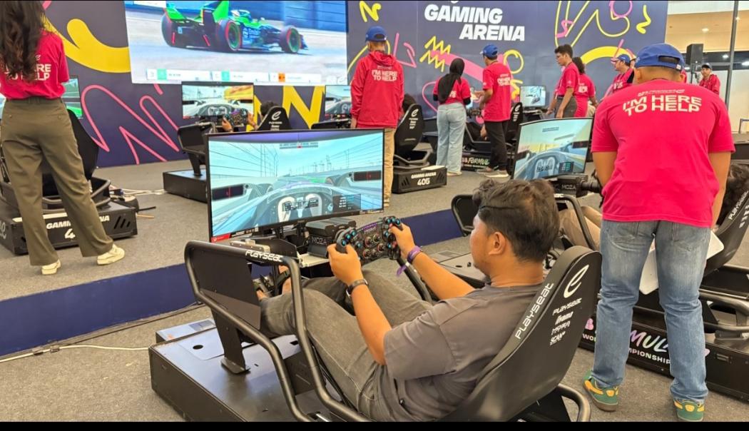 Seru! Penonton Bisa Rasakan Sensasi Jadi Pembalap Formula E Lewat Simulator di Jakarta e-Prix 2025