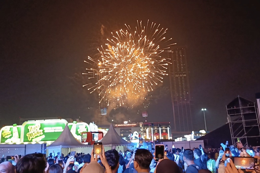 Kemeriahan Pesta Kembang Api di PRJ, Rayakan HUT ke-498 Jakarta