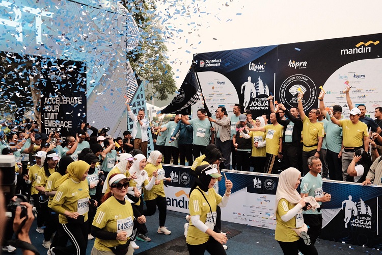 Mandiri Jogja Marathon 2025 Capai Puncak, 9.200 Pelari Ramaikan Prambanan