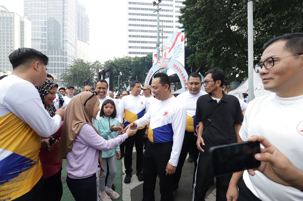 Kapolri Datangi CFD Jakarta Jelang Hari Bhayangkara, Disambut Antusias Warga