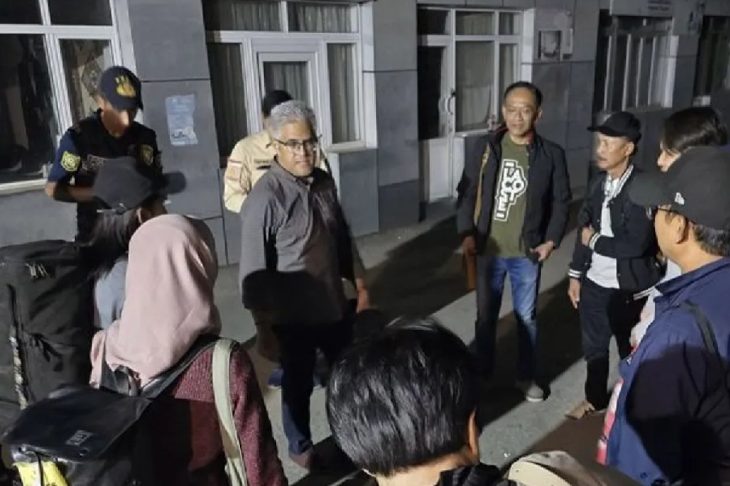 Kemlu: 97 WNI Dievakuasi dari Iran Tiba di Indonesia Besok