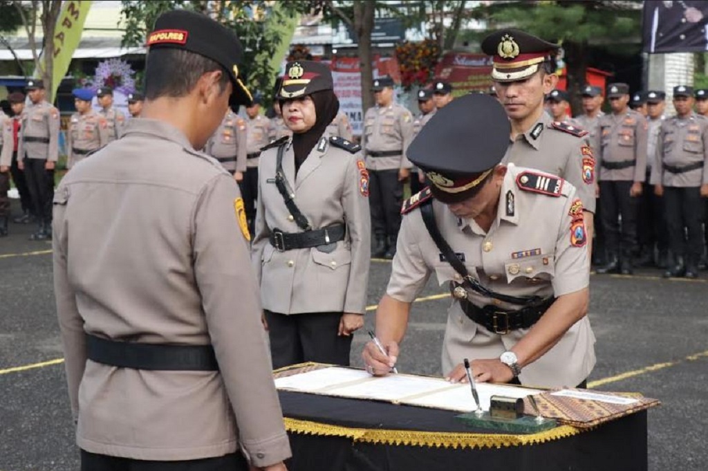 Sertijab, Ini Sosok Wakapolres dan Kasat Intelkam Polres Sampang yang Baru