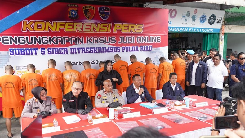 Polda Riau Ungkap Jaringan Judol Higgs Domino, 12 Orang Ditangkap