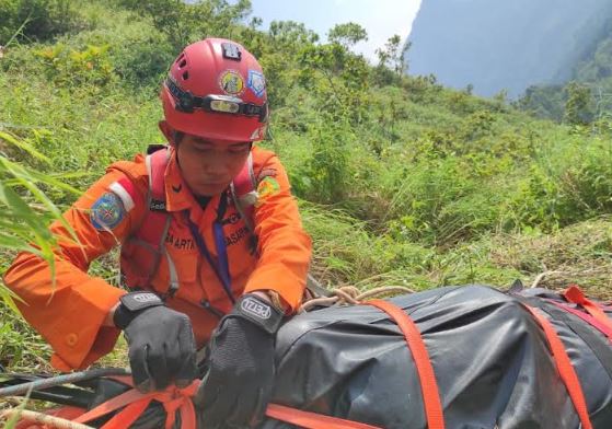 Pendaki Perempuan Tewas Jatuh ke Jurang Gunung Muria usai Terpeleset Ambil Foto