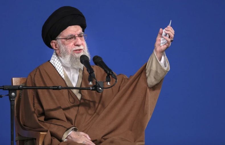 Khamenei Kirim Pesan Ancaman untuk Israel Pakai Bahasa Ibrani, Ini Isinya