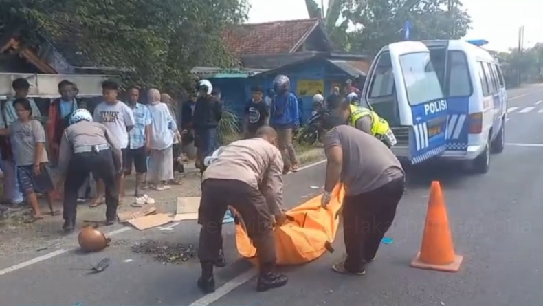 Bus Pariwisata PO Dafa Tour Menyalip Tabrak Motor di Tuban, 2 Pelajar Perempuan Tewas