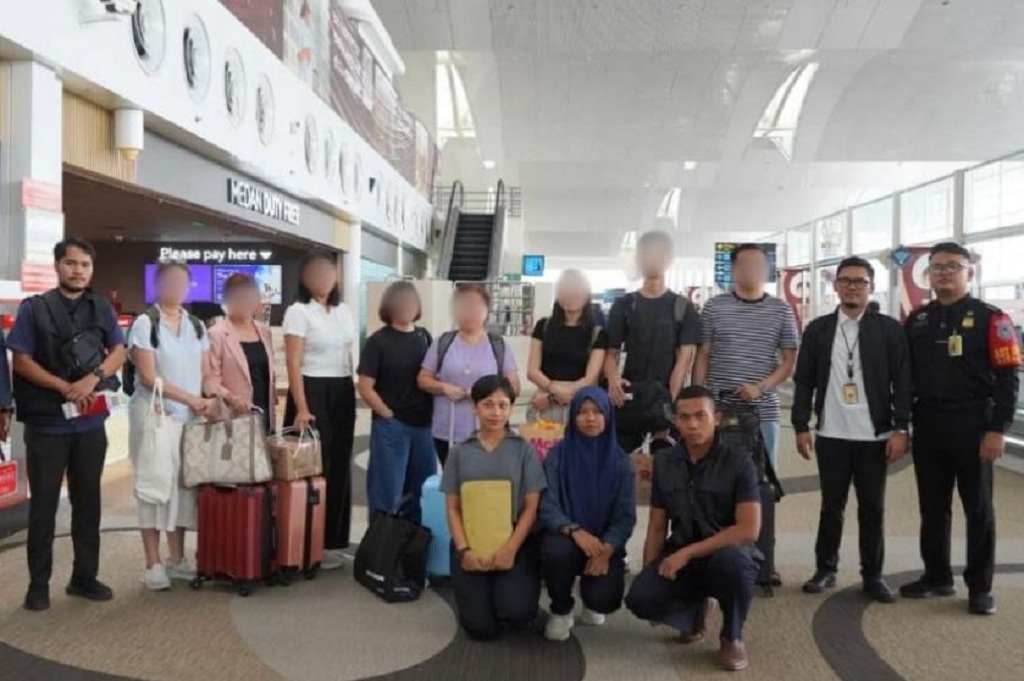 8 Warga Malaysia Dideportasi dari Medan, Salahgunakan Visa Wisata untuk Bisnis Ilegal