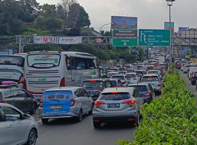 Lalin Puncak Bogor Berlaku One Way Arah Naik Pagi Ini