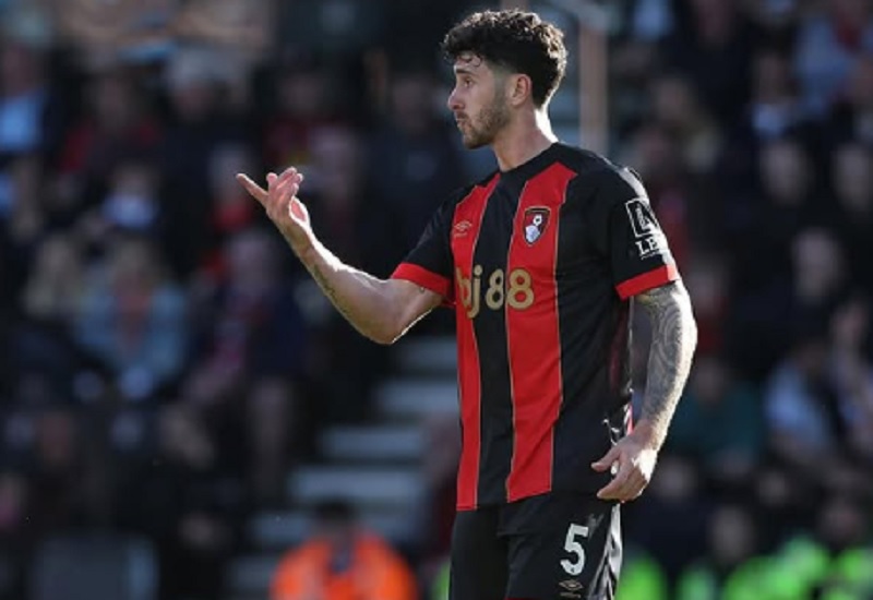 Saling Sikut! Juventus dan AS Roma Berebut Bek Bournemouth