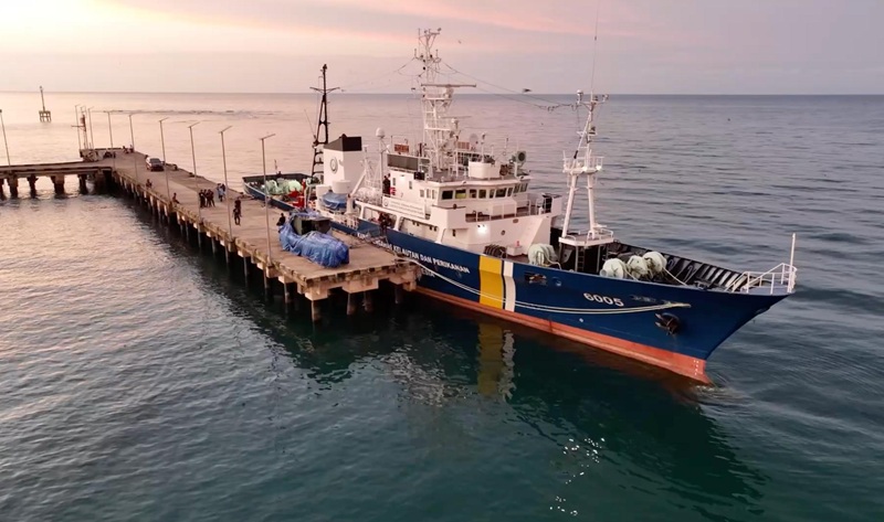 Menteri Trenggono Kerahkan Kapal Pengawas Orca 05 Bantu Warga Pulau Enggano