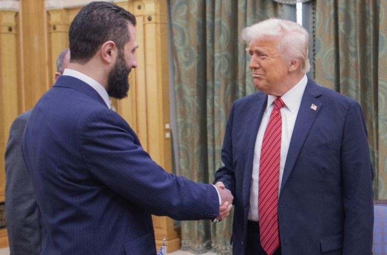 Trump Akhirnya Cabut Sanksi untuk Suriah