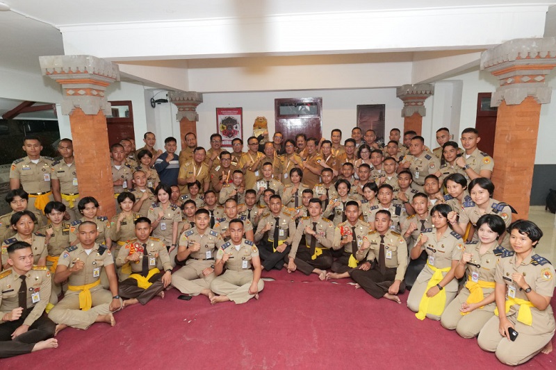 Bupati dan Wakil Bupati Badung Kunjungi Praja IPDN Asal Bali
