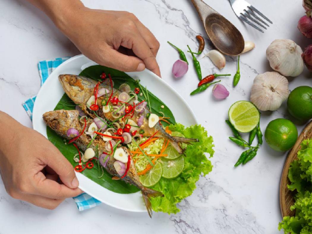 Keseringan Makan Ikan Bikin Cacingan? Ini Faktanya