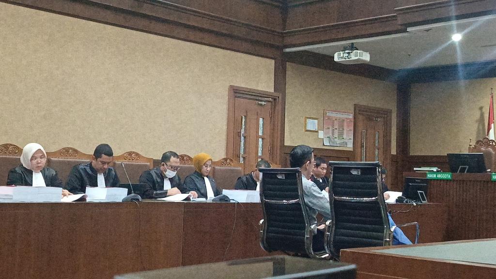 Tebal Surat Tuntutan Tom Lembong hingga 1.091 Halaman  