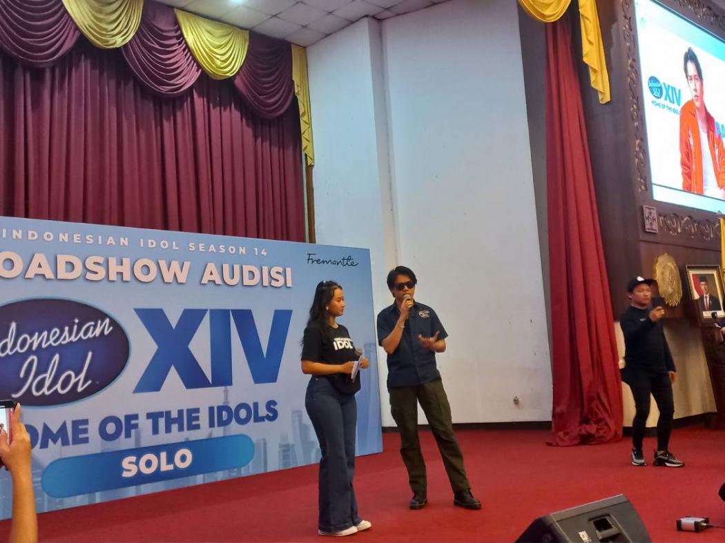Rony Parulian Pompa Semangat Peserta Audisi Indonesian Idol Season XIV di Solo