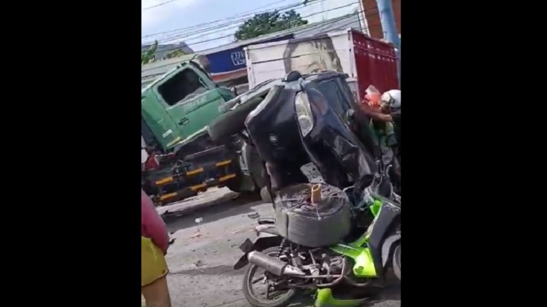 Kecelakaan Beruntun di Bawen Semarang, Truk Trailer Rem Blong Tabrak 8 Kendaraan