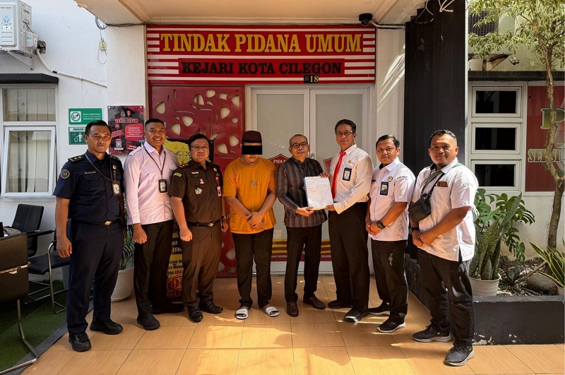 KKP Serahkan Tersangka dan Barang Bukti Kasus BBL Cilegon ke Kejaksaan