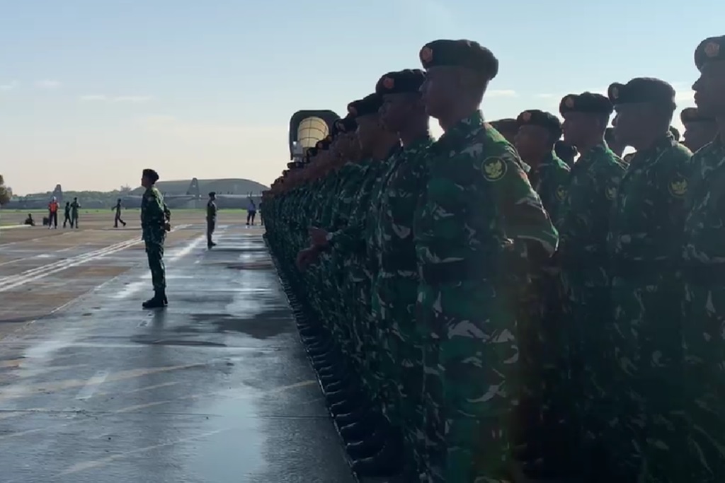 Menhan Sjafrie Lepas Kontingen Indonesia Ikut Bastille Day di Prancis