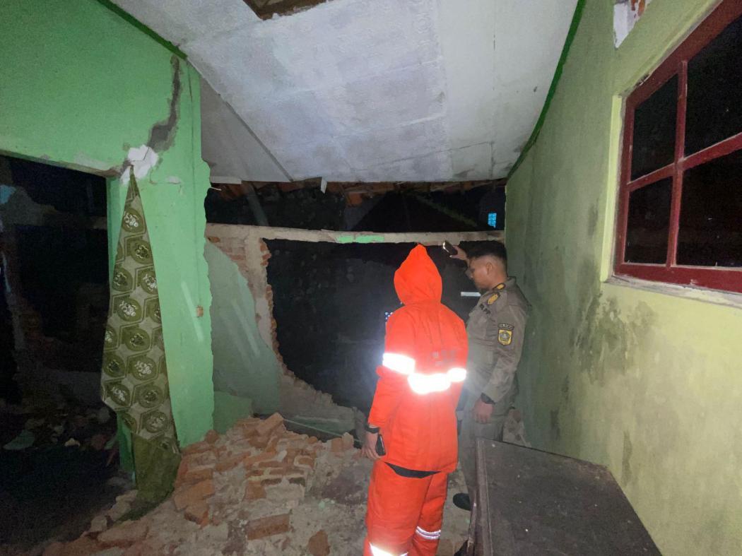 Longsor di Bandung Barat dan Bogor, 1 Tewas Puluhan Warga Mengungsi