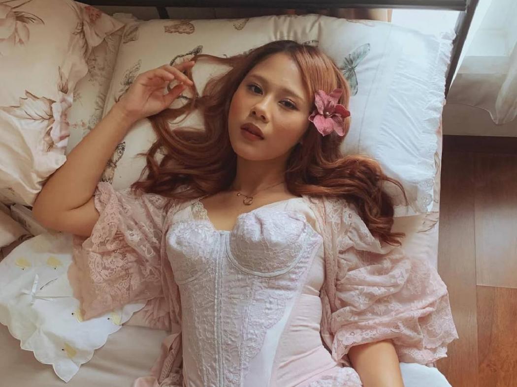 Kronologi Lengkap Nadin Amizah Nangis Tubuhnya Dipegang Fans: Feel So Dirty