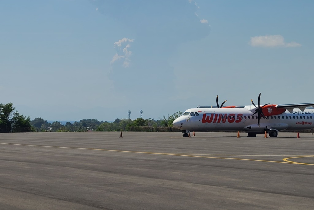 Bandara Frans Seda Maumere Ditutup Imbas Abu Vulkanis Gunung Lewotobi Laki-Laki