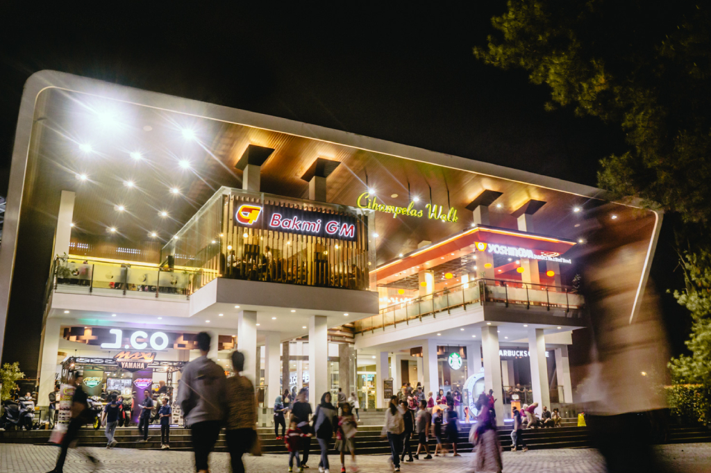 10 Tempat Belanja Baju di Bandung Murah Berkualitas, Dijamin Bikin Kamu Kalap Belanja!