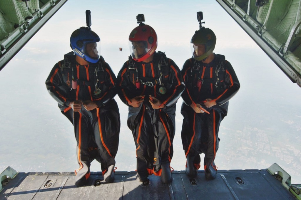 Cetak Sejarah! Kopasgat TNI AU Pelopori Wingsuit Militer, Bisa Bermanuver dengan Senyap