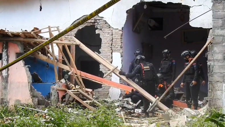 Update Hasil Penyisiran Tim Jibom Ledakan di Rumah Pasuruan, Diduga Rakitan Bondet