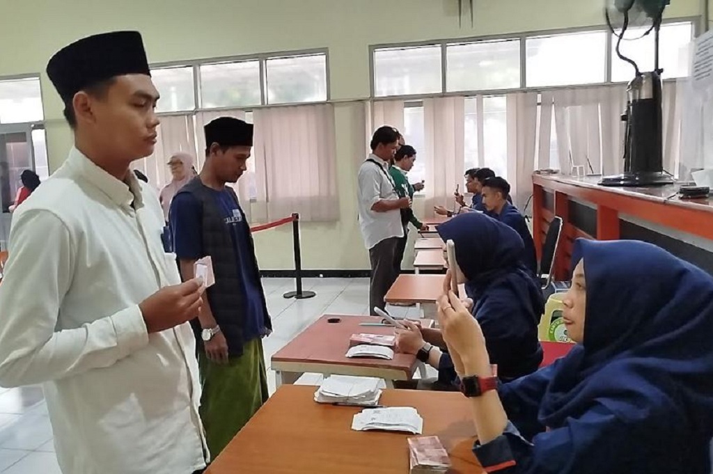 Ribuan Pekerja di Malang Terima Bantuan Rp600.000, Berharap BSU Rutin Disalurkan
