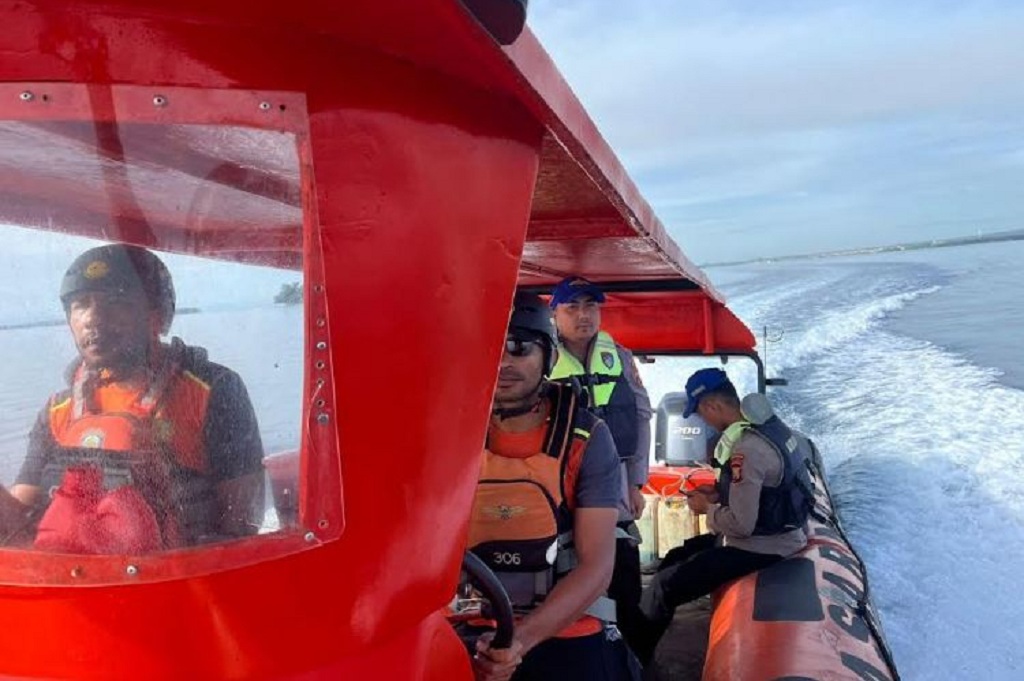 KM Cahaya Timur 02 Terbalik di Pulau Doi Halmahera Utara, 2 ABK Hilang